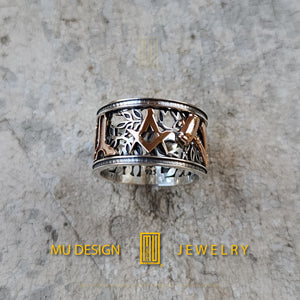 Masonic Ring With 14k Gold Working Tools